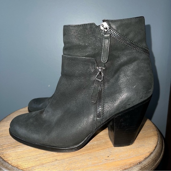 Vince Camuto Hinnegan Ankle Booties - Picture 1 of 7